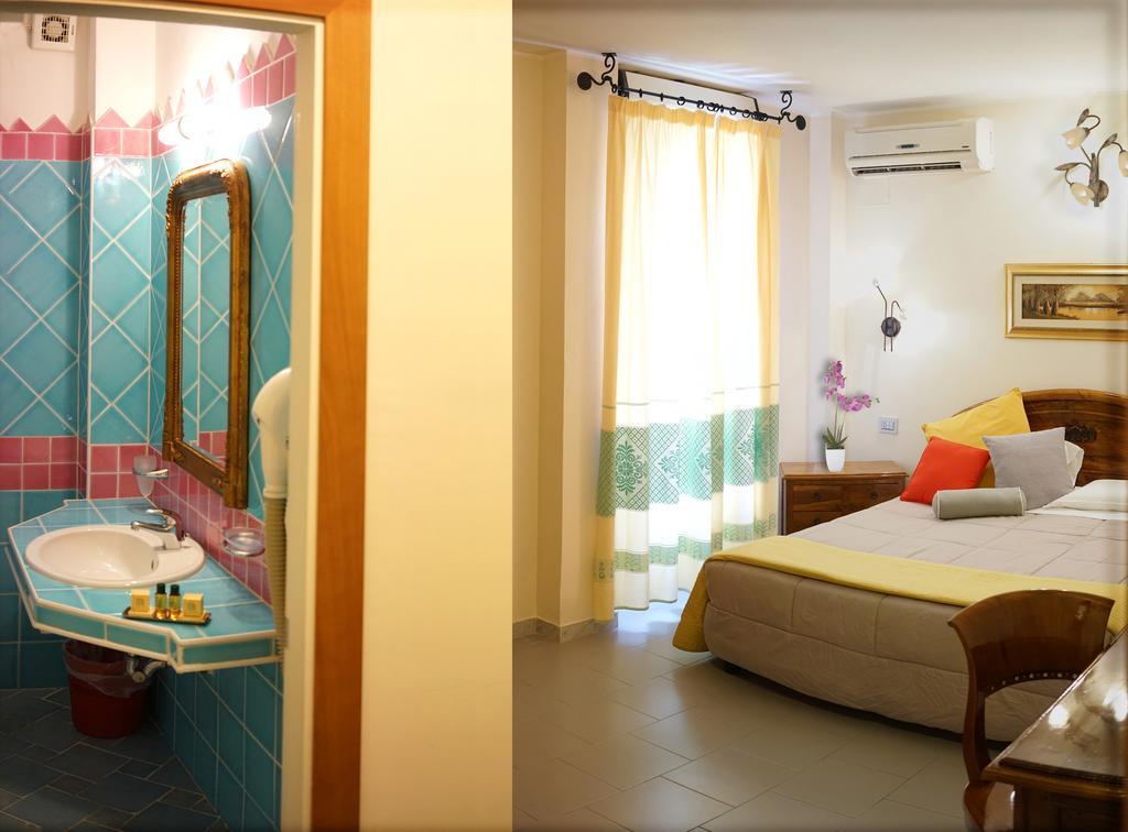 Hotel Marini ซัสซารี ภายนอก รูปภาพ
