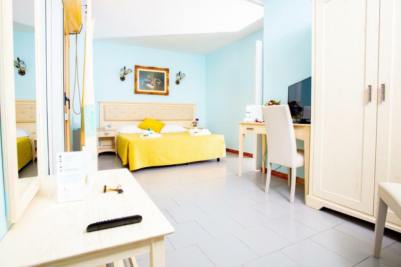 Hotel Marini ซัสซารี ภายนอก รูปภาพ
