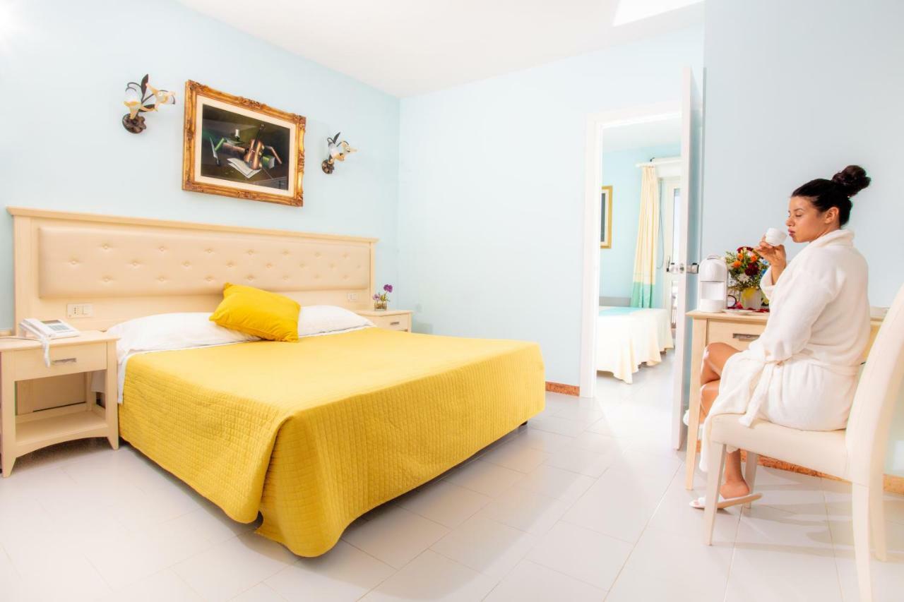 Hotel Marini ซัสซารี ภายนอก รูปภาพ