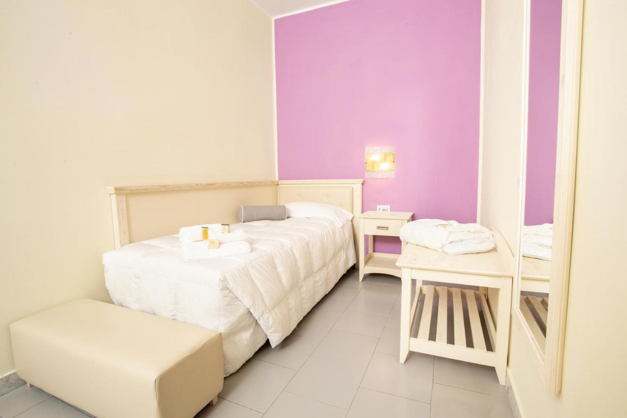 Hotel Marini ซัสซารี ภายนอก รูปภาพ
