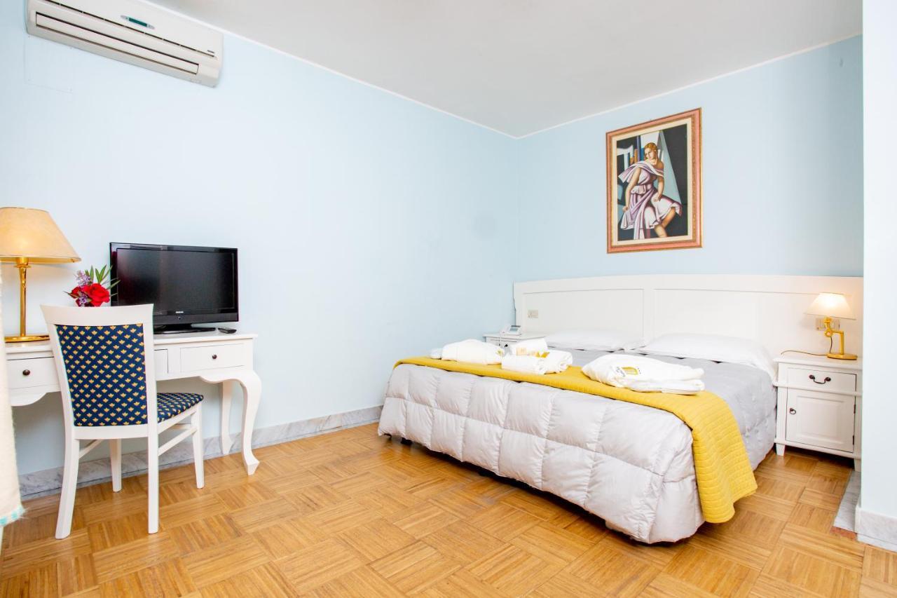 Hotel Marini ซัสซารี ภายนอก รูปภาพ